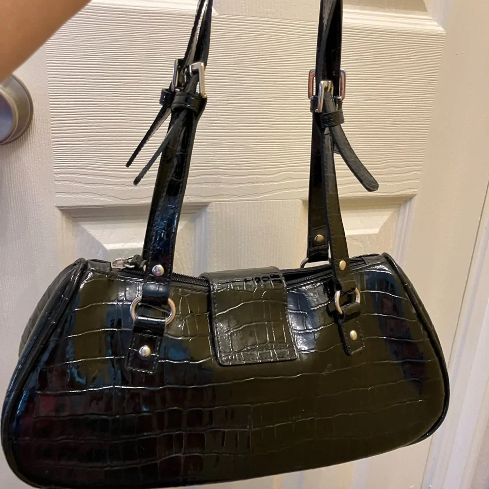 Y2K GUESS 2000s Black Croc Embossed Shoulder Bag